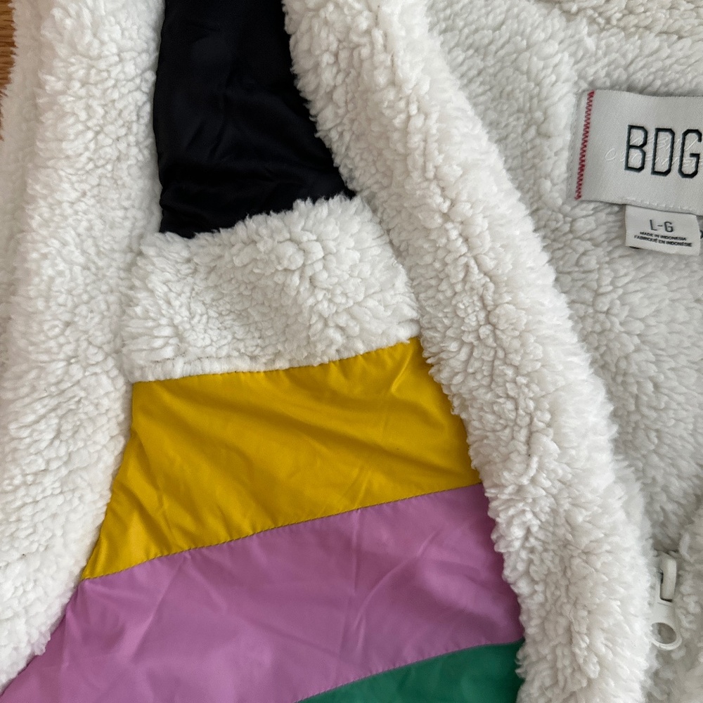 BDG Urban Outfitters NWOT Nylon Sherpa Vest (L) - Picture 10 of 14